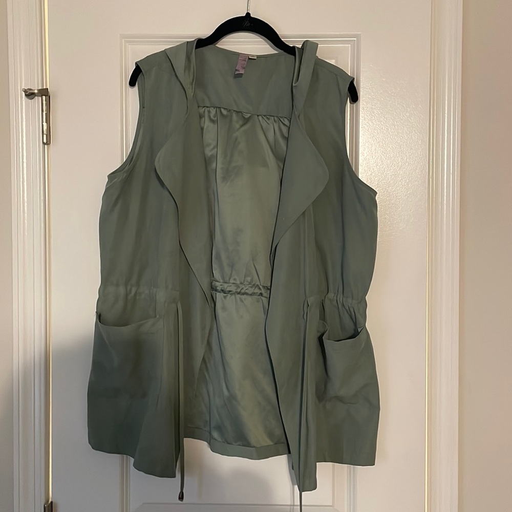 Hooded vest